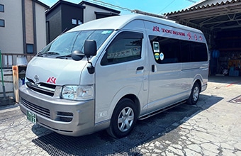 小型バス トヨタ コミューターの外観